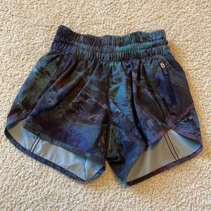 Lululemon tracker 4” shorts size 2